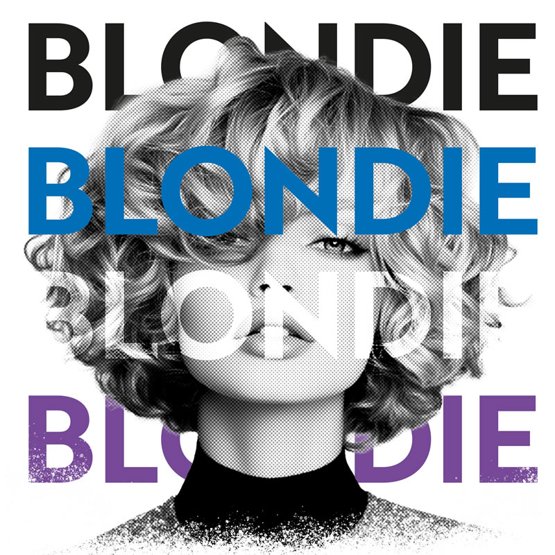 Primo piano in stile arte pop del volto di una donna con capelli mossi, sovrapposto alla scritta BLONDIE ripetuta in nero, blu, bianco e viola.